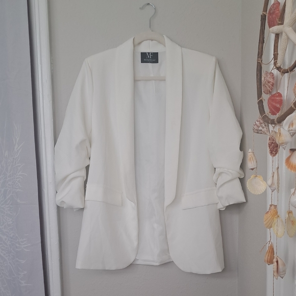 White Blazer with Tiger Design - Picture 3 of 4